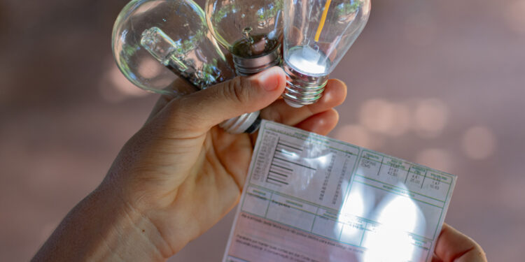 Geladeira: desligar à noite economiza ou gasta mais energia? Saiba o certo a fazer!