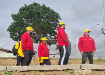 Alexandre Frota e equipe em Cruzeiro-SP