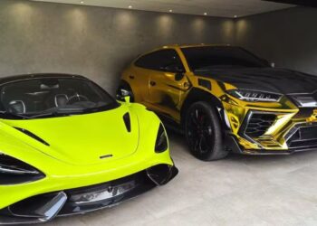 Carros de Buzeira na garagem