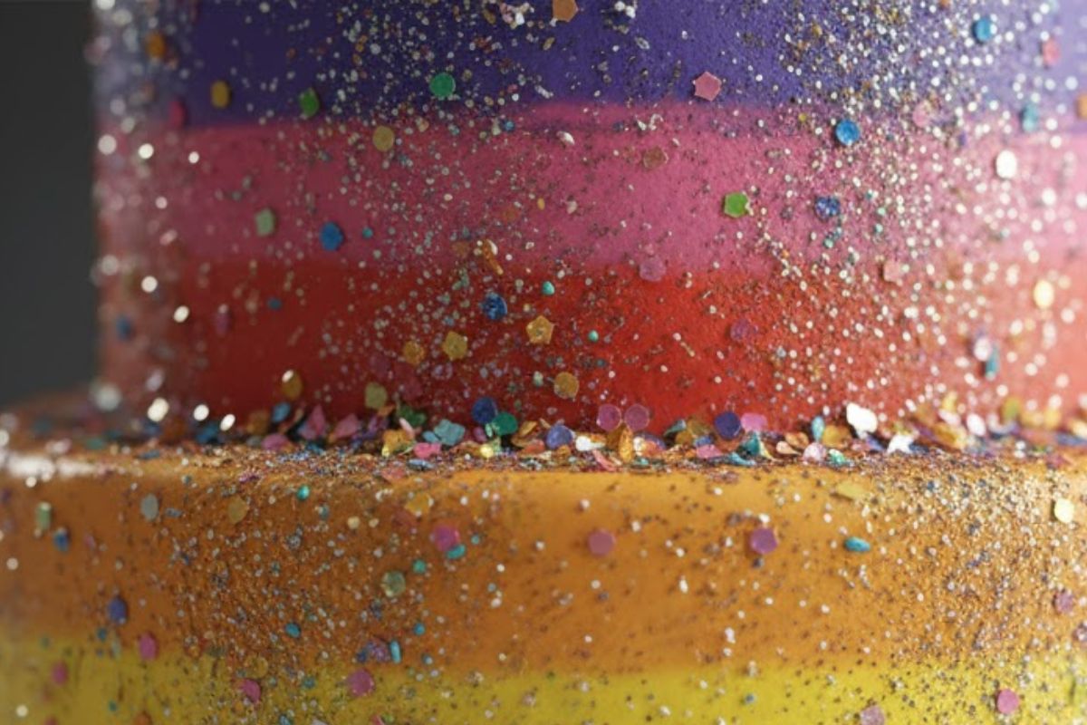 Bolo decorado com glitter