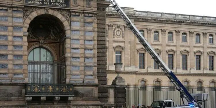 Fachada do Museu do Louvre