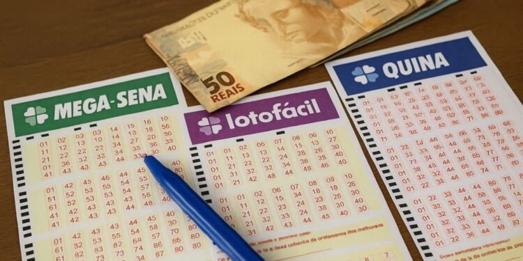 Três bilhetes antes do Resultados das Loterias da Mega-Sena, Lotofácil e Quina