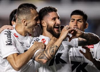 Tabela Brasileirão 2025: Santos vence o Corinthians e movimenta o Z4