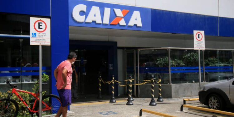 Caixa faz solicitação inusitada para quem quer dinheiro para reformar sua casa