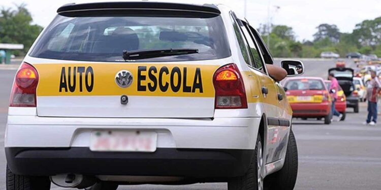 MEI para instrutor de Autoescola: Passo a passo para se tornar um condutor registrado no Governo