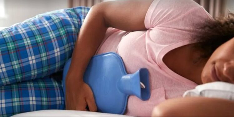 Licença menstrual: Mulheres ganharão conquista INÉDITA após aprovação na Câmara