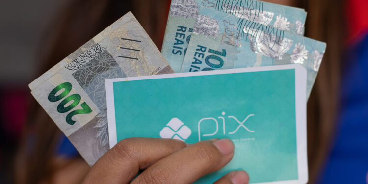 PIX fora do ar: saiba o que fazer para conseguir realizar pagamentos