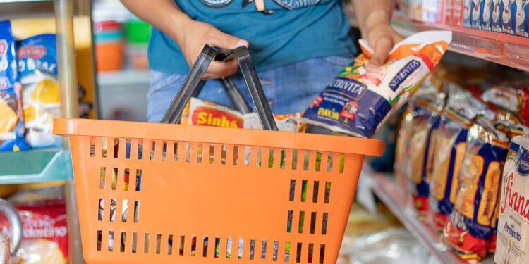 Fim dos mercados? Empresa russa chega ao Brasil com lojas ultra baratas!