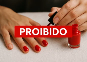 Anvisa proíbe duas substâncias em esmaltes e produtos para unhas — entenda os riscos