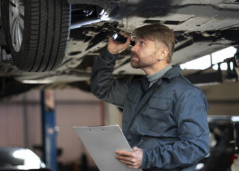 Vai levar o carro no mecânico? Cuidado com o golpe do FALSO serviço!