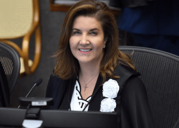 Quem é Daniela Teixeira: ministra pode ocupar vaga de Barroso no STF