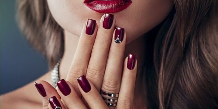 Urgente: Esmaltes de gel contém substâncias que podem causar câncer e infertilidade