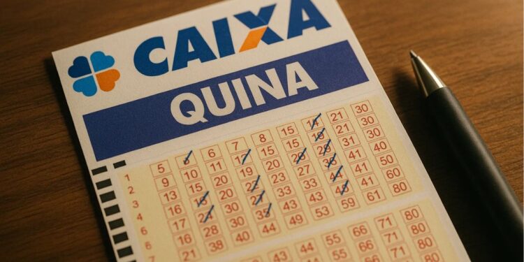 Um bilhete da loterias caixa - Quina