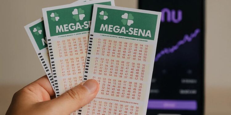 Bilhetes da Mega-Sena, ao fundo o app do Nubank