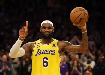 Por que os Lakers estão bombando no Brasil? 4 lições que seu time pode usar hoje