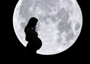 Mudança da Lua Pode Influenciar na Data do Seu Parto? Saiba o que Dizem os Médicos