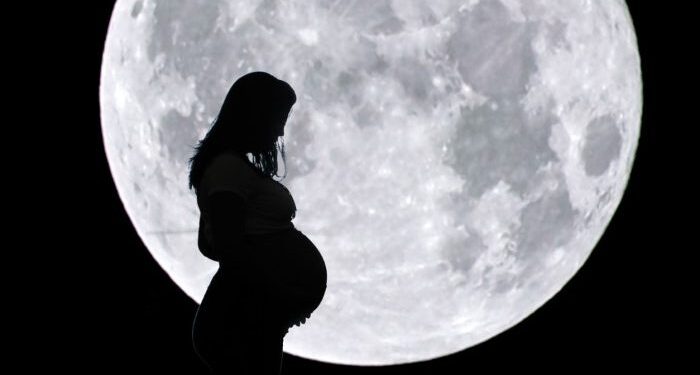 Mudança da Lua Pode Influenciar na Data do Seu Parto? Saiba o que Dizem os Médicos