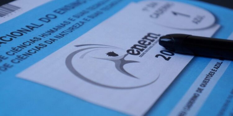 Enem do Paraná: Como funciona prova que garante vaga nas unidades públicas do estado