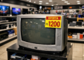 Relíquia? TV de tubo vira a nova queridinha e o preço dispara!