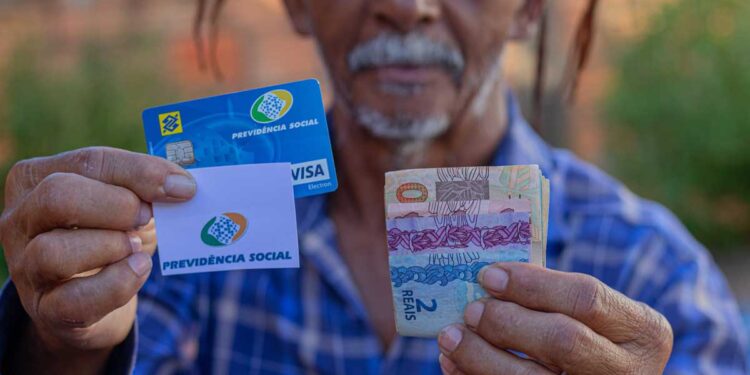 Sem descontos: nova lei proíbe redução das aposentadorias do INSS