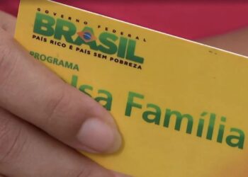 Um cartão do Bolsa Família