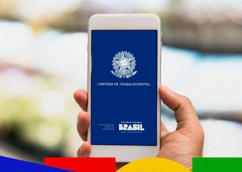 Carteira de Trabalho Digital em um celular