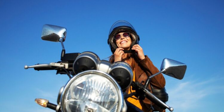 Uma moto com isenção de IPVA, pois tem até 180 cilindradas