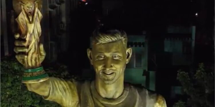 Estátua do Messi