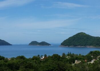Imagem de uma das praias de Ubatuba, lugar que cobra Taxa de Preservação Ambiental