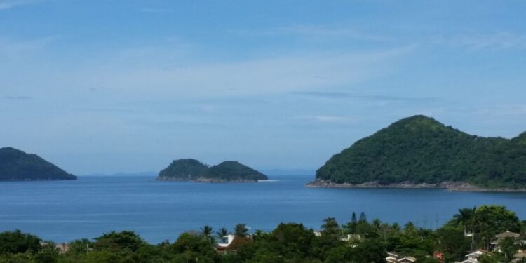 Imagem de uma das praias de Ubatuba, lugar que cobra Taxa de Preservação Ambiental