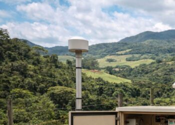 Uma imagem de montanha onde se mede tremores no Brasil