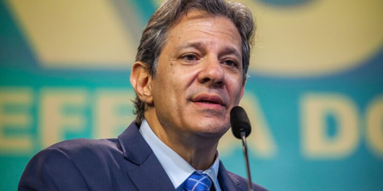 Fraude bancária histórica: Haddad alerta sobre caso impactante no Brasil