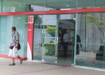 Uma agência do banco Santander após recesso de fim de ano