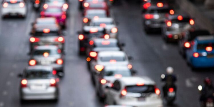 Carros que pagam o IPVA RJ no trânsito