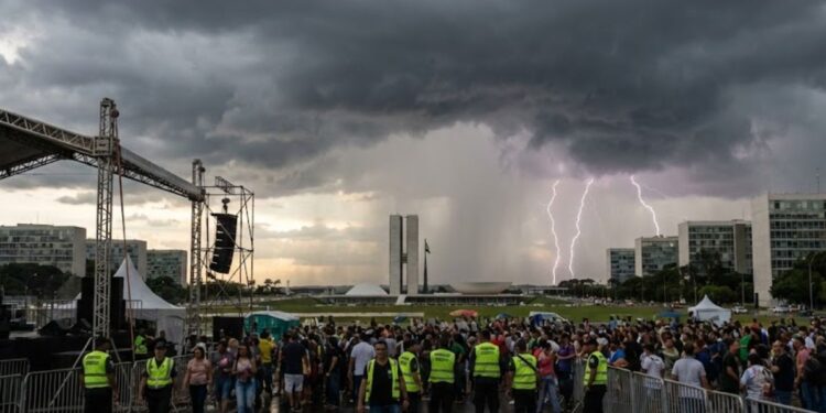 Raios durante o evento de Nikolas Ferreira no DF