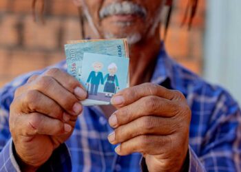 Pessoas com 50 anos podem ser consideradas idosas no Brasil a partir de 2026