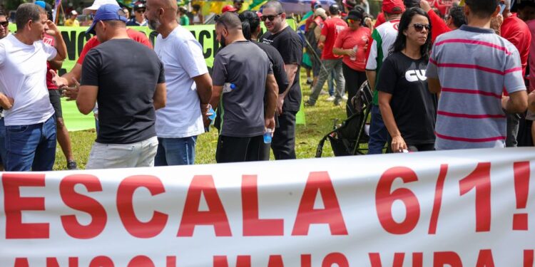 Foto: FABIO RODRIGUES-POZZEBOM/ AGÊNCIA BRASIL