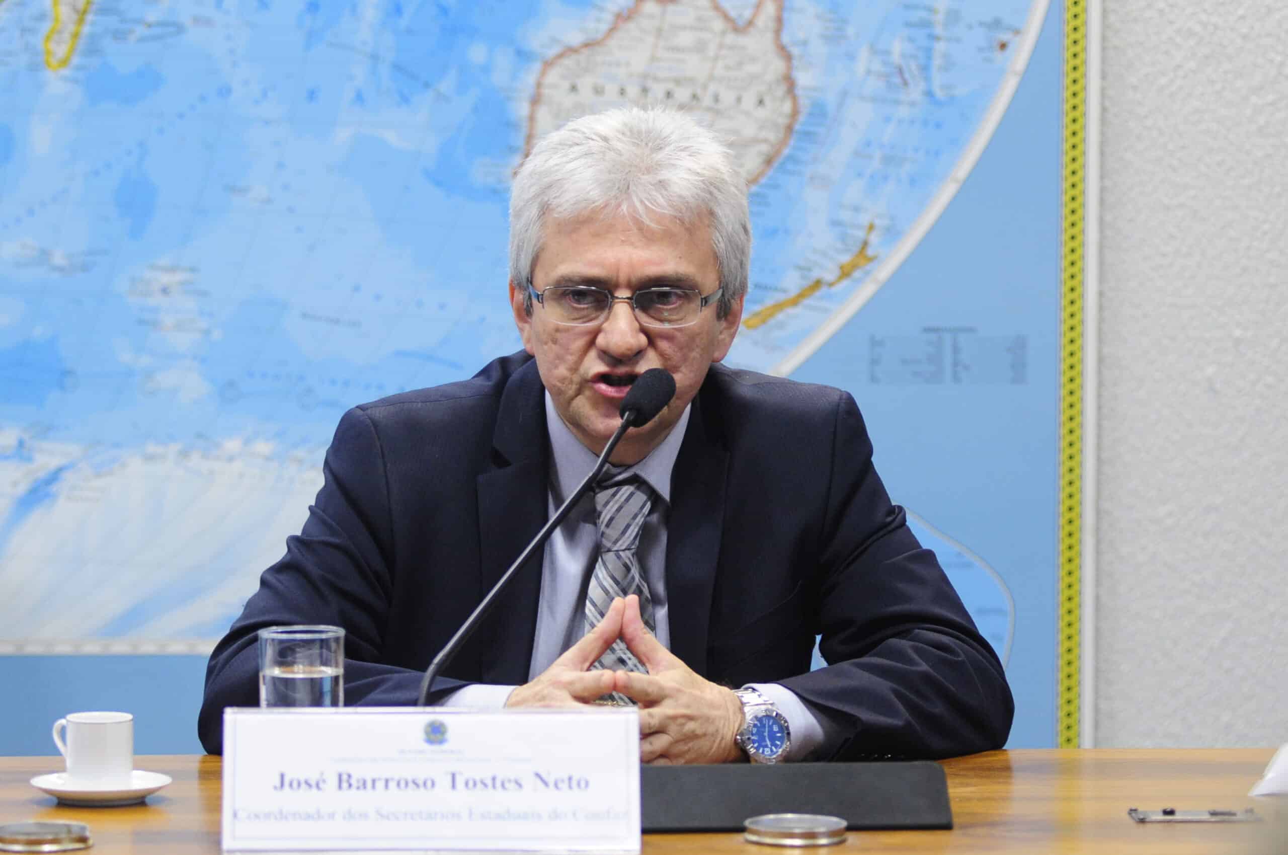 Sala de comissões do Senado Federal durante audiência pública realizada pela Comissão de Desenvolvimento Regional e Turismo (CDR) para instrução do Projeto de Resolução 01/2013, que trata da fixação de alíquotas de ICMS nas operações e prestações interestaduais. 

Em pronunciamento, coordenador dos Secretários Estaduais do Conselho Nacional de Política Fazendária (Confaz), José Barroso Tostes Neto.

Foto: Pedro França/Agência Senado.