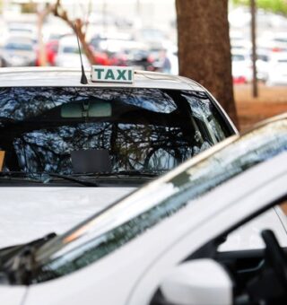 Senado solicita a criação do auxílio taxistas dentro da PEC dos combustíveis; veja o valor