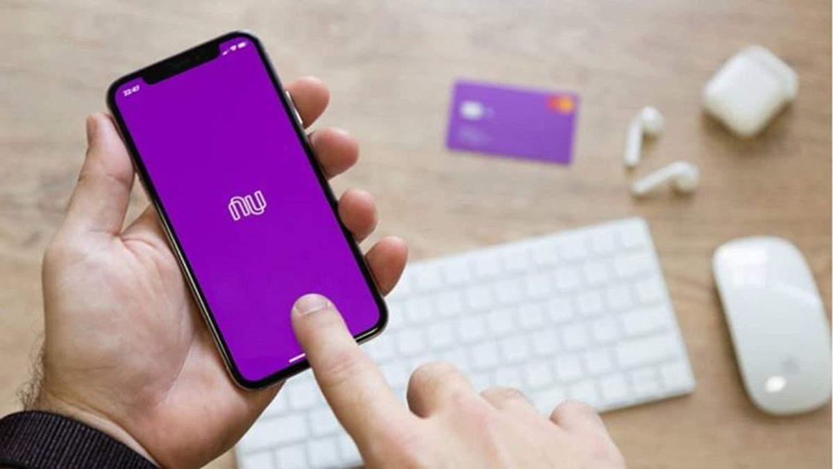 Nubank permite uso de função débito para pagamentos em Uber e iFood 