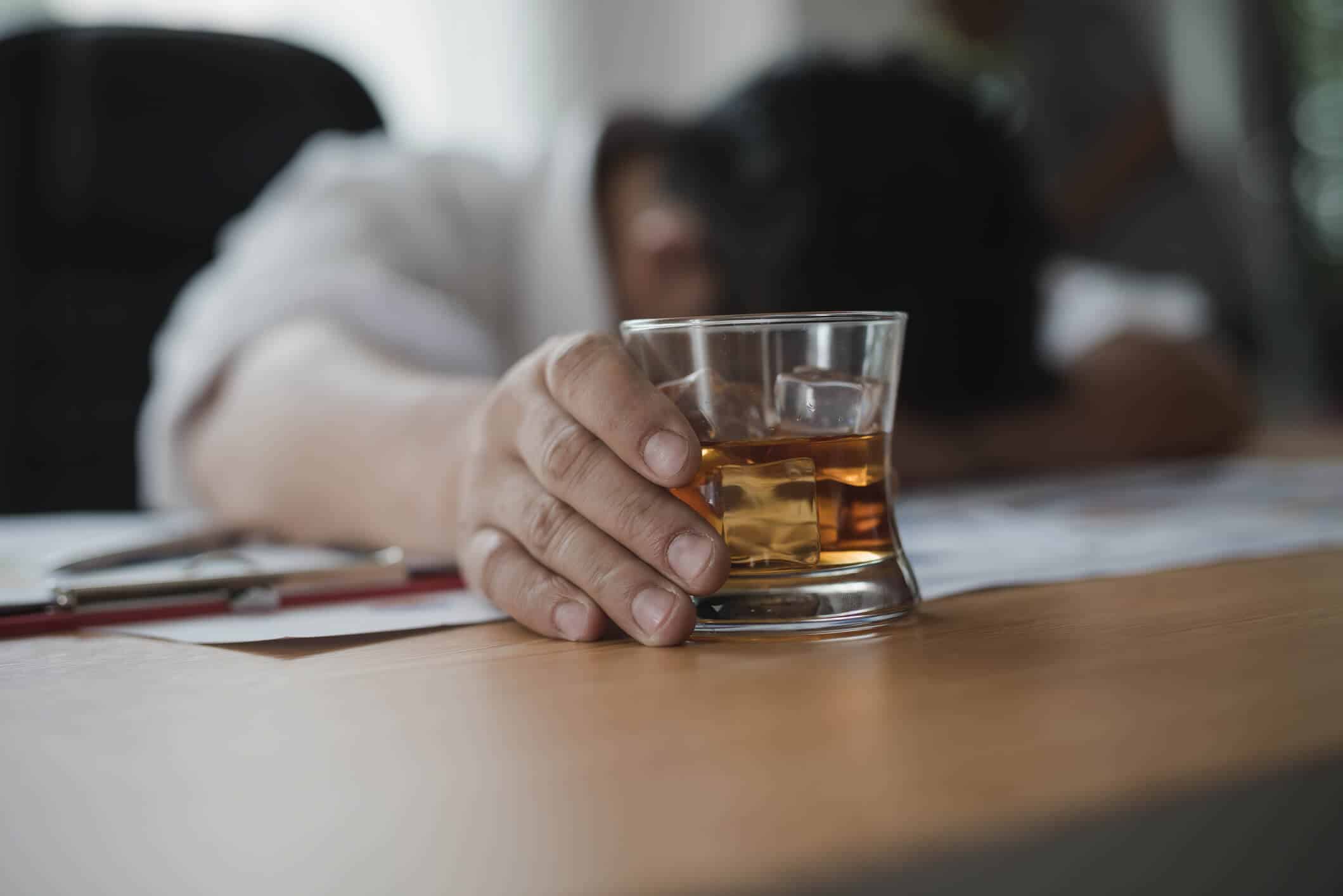 Auxílio doença pago aos alcoólatras tem números surpreendentes