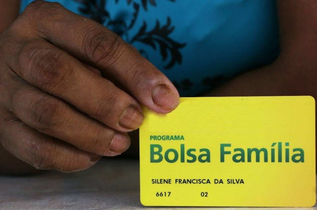 Cancelamento do Bolsa Família prejudica Natal dos mais pobres