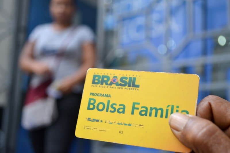 Bolsa Família 2020 excluí milhões de pessoas em situações de extrema pobreza (Reprodução/Agência Brasil)