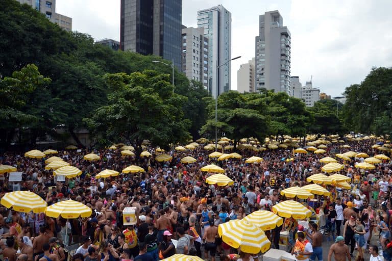 Bancos vão funcionar durante Carnaval? Veja horário para pagamentos