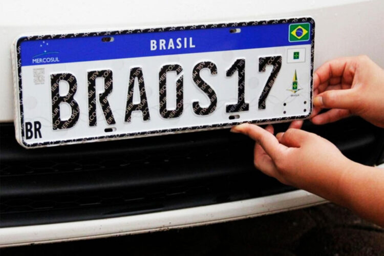 Mercosul 2025: não perca a data para adesão às novas placas do seu carro!