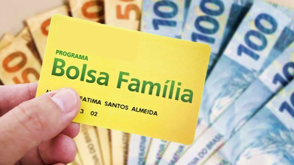 Bolsa Família paga pela primeira vez R$600 aos inscritos