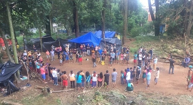 Bolsonaro veta acesso dos índios a água potável, auxílio emergencial e ajuda hospitalar