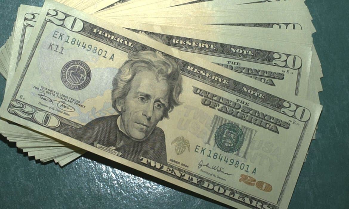 Dólar chega a NOVO recorde e ultrapassa R$5,45 (Imagem: Reprodução - Google)