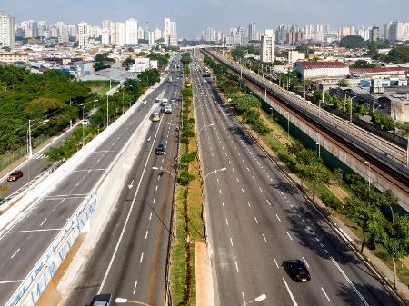 Prefeitura de São Paulo bloqueia pistas da cidade e cria novas regras de convivência