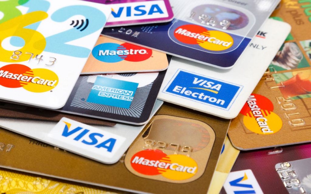 Conheça cartões de crédito que continuam aprovando com score baixo durante a crise